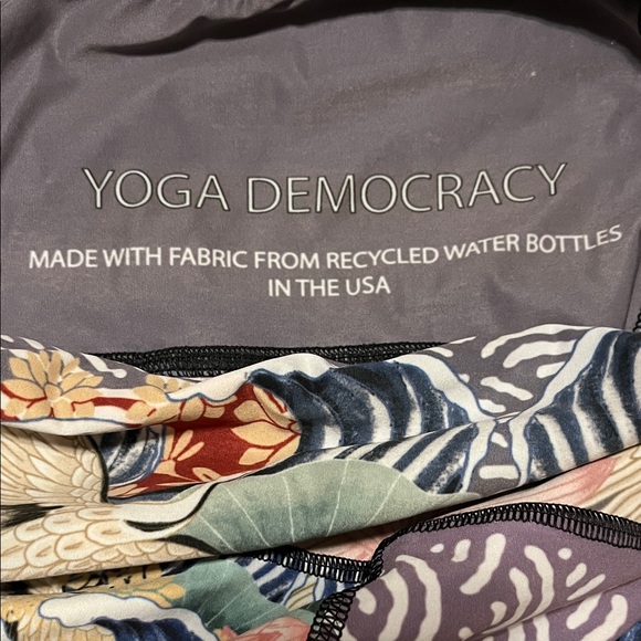 Yoga Democracy Sz L Unique Pattern Leggings - Picture 4 of 5
